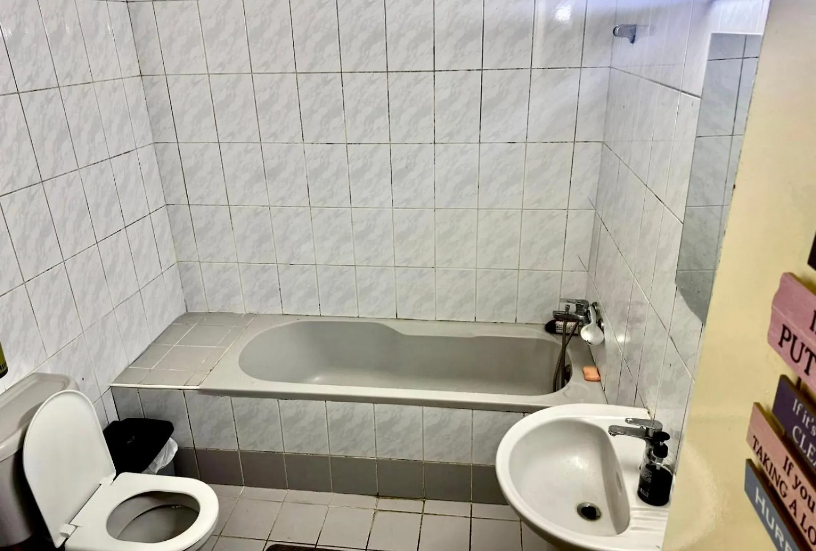 Aavhr Youth Holiday Home Near Burjuman Metro Station Dubaï 0*,  Émirats arabes unis